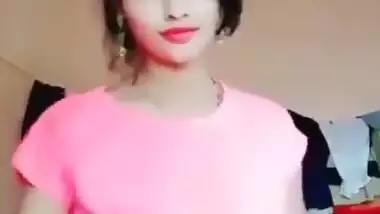 DEsi Bbeauty Bhabhi wit Braless Shaking Boobs wat a Sizeee