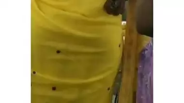 Bhabhi saree navel 