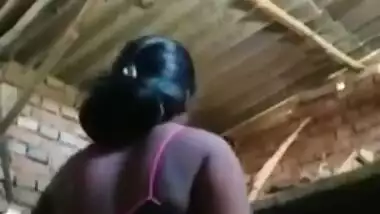 Tamil girl’s Desi striptease video