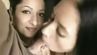 Indian Slut gets Mouth Full of Cum