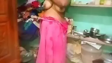 Desi Aunty Sary Changing In Home