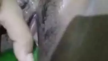 Nida Ali Pakistani Desi Girl Putting Cucumber Inside