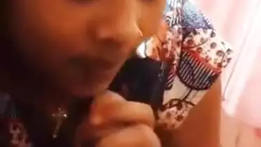 Sexy Desi Bhabhi Blowjob