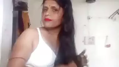 Mature village aunty sex mood topless video