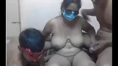 Desi aunty threesome gangbang leaked mms
