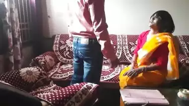 A bank officer bangs a sexy slut lady in a desi MMS