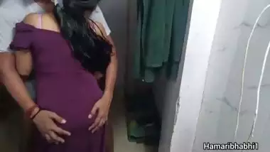 Hot Indian Desi Bhabhi Ki Saree Utha ke Mast Chudai. Cum on Panty.