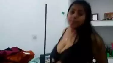 Horny bhabi seducing skill