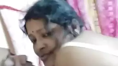 Fucking hot Bengali Bhabhi riding dick