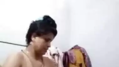 Desi village aunty nude bath video