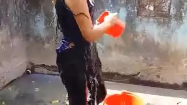 Desi Cute Girl Outdoor Bath