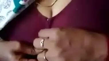 Tamil Bhabi Showing Her Boobs While Cooking