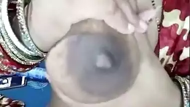 Sexy Sheela Bhabi Live Playing with Her Milky Boobs and Hairy Armpit