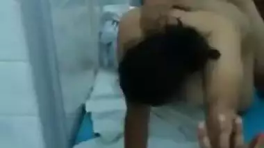 pakistani wife fuck in toilet