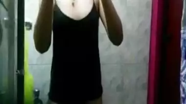 Sexy Indian chick showering