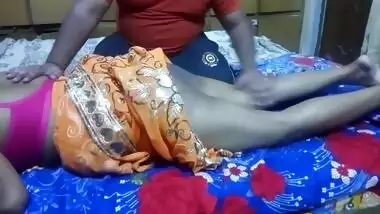 Ghar Ke Naukar Se Maa Beti Dono Chud Gaiy