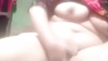Horny Desi Girl Fingering Vdo