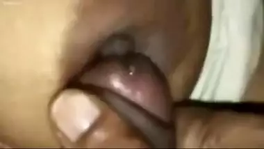 Mature Indian bhabhi’s home sex MMS