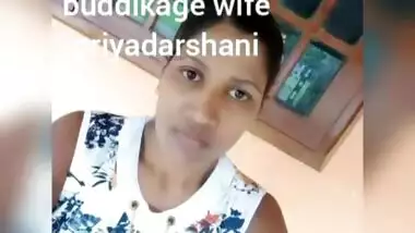 Lankan Milf Showing Pussy