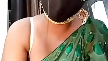 Horny Wife in saree milky her boobs