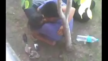 Indian outdoor sex clip of desi college students caught by voyeur