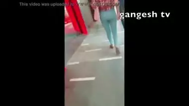 desi girl sexy hot ass in public