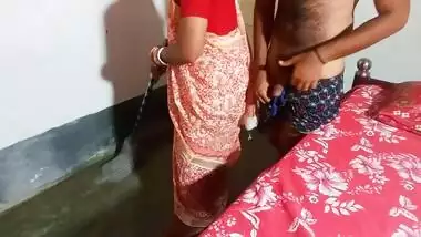 After The Wife Went To The Office, The Husband Gave A Tremendous Fuck To The Maid! Porn In Clear Hin - Bengali Boudi