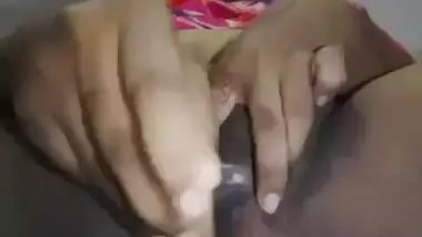 Bangladeshi Married Wife Fingering In wet pussy