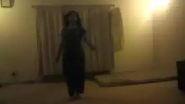 Paki slut pussy i punished after her dance 