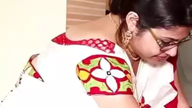 Sexy Aunty Deep Cleavage Expose Captured DONT MISS IT