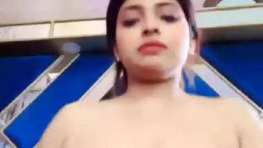 Sexy Bihari babe shows her chut in Indian naked video call