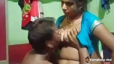 Midnight romance of a village couple in desi sex video