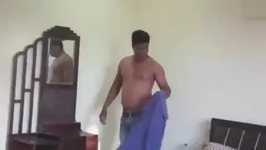 Desi aunty hidden cam spy beautiful girl sex...