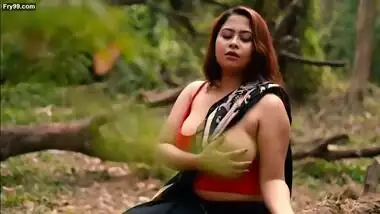 Big boobs model Parna photoshoot video – 1