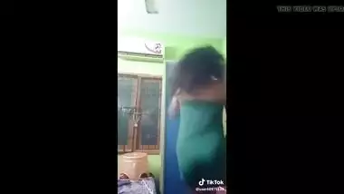 Tamil girl dirty performance with tamil audio