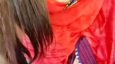 Kavya Bhabhi Showing her pussy under saree