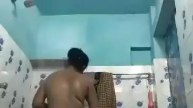 Desi bhbai bath video