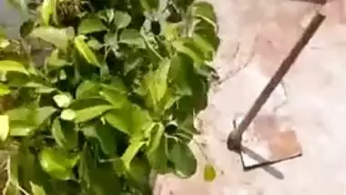 Curious Desi boy sneakily films neighbor's outdoor XXX sex with wife