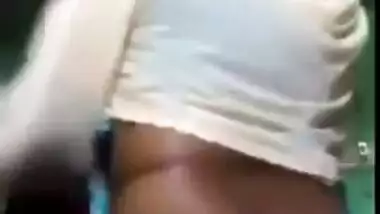 Desi aunties xxx videos / village aunty show her sexy pussy