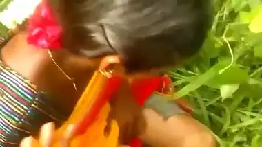 tamil nadu bhabhi outdoor boob show