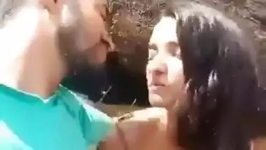 Cute Desi girl sex with her boyfriend in the outdoor