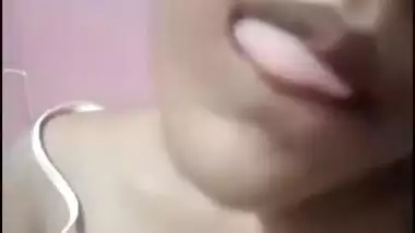 Today Exclusive- Cute Look Desi Girl Showing Her Big Boobs And Enjoying Fingerring
