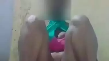 Super horny bhabhi fingering