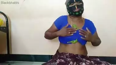 Desi aunty fucking pussy banana