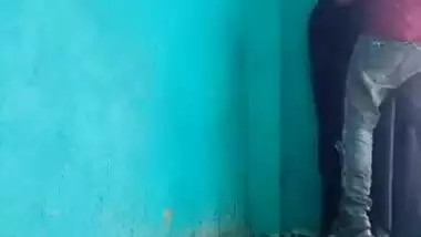 Hijabi Muslim girl caught fucking secretly on cam