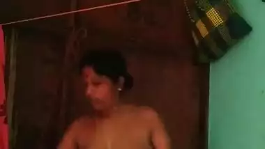 Mallu Aunty Chnaging Cloths Record In Hidden Cam