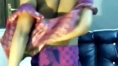 Chennai Desi girl saree stripping on webcam reveals boobs