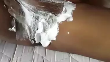 Sri Lankan - Sl Milf Nishawari Shaving Her Pussy:නිශාවරී පුසිගෙ මයිල් බානවා