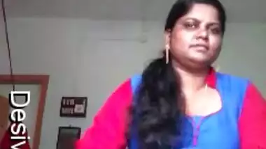 Sexy Mallu Bhabhi Showing Her Big Boobs and Pussy To Lover Part 2