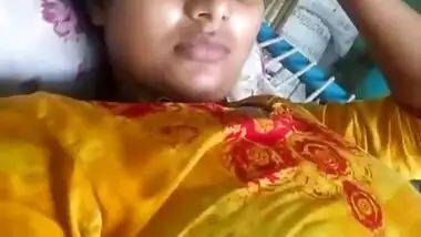 Newly married bhabi enjoying with other on video call1